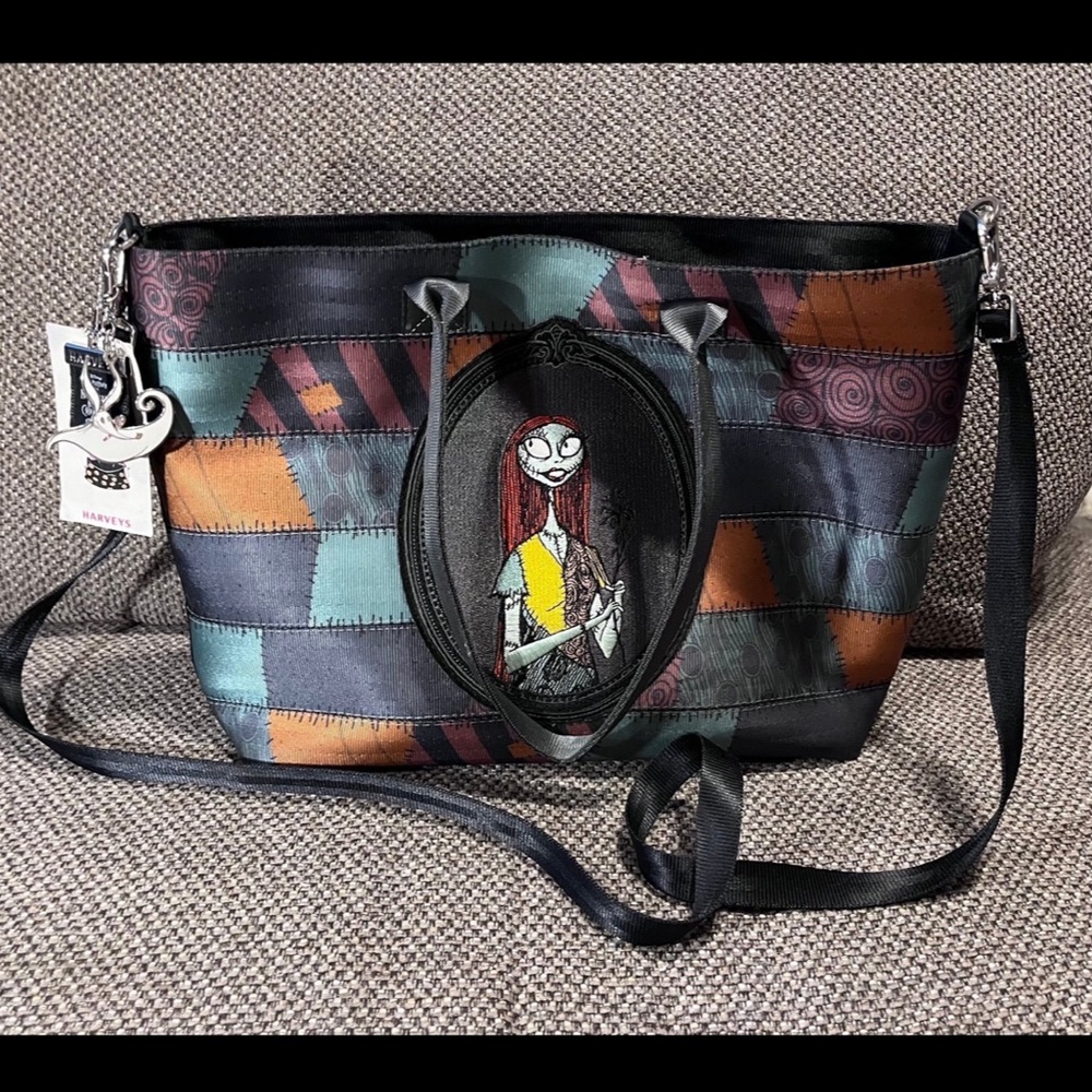 Harveys Disney Jack & Sally Nightmare Before Christmas Seatbelt Tote Bag signed